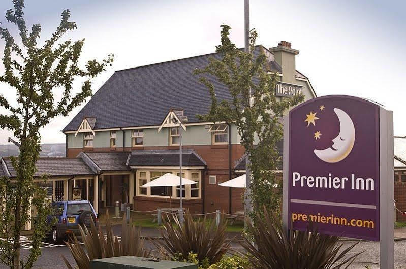 Premier Inn กรีน็อค ภายนอก รูปภาพ